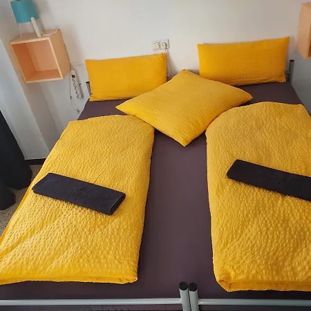 Hostal Residencia Orsi * אל ארנל