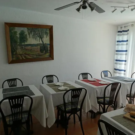 Hostal Residencia Orsi Hostel *