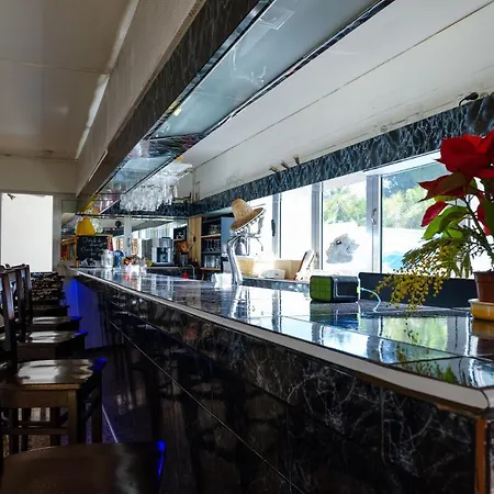 Hostal Residencia Orsi * אל ארנל