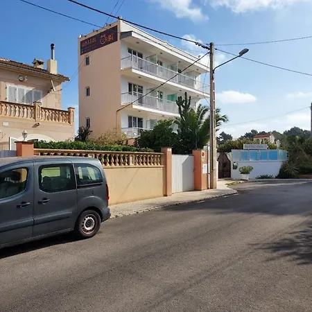 Hostel Hostal Residencia Orsi