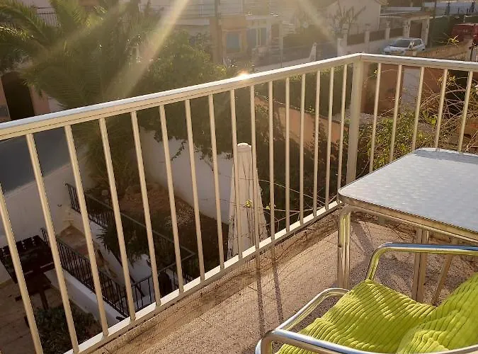 אכסניה Hostal Residencia Orsi אל ארנל