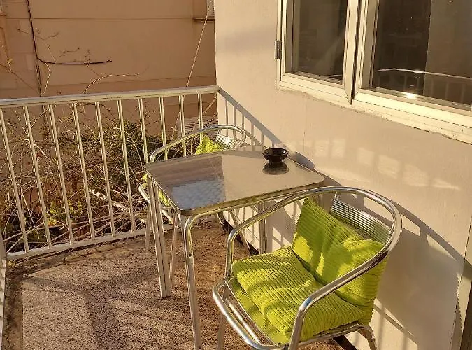 אכסניה Hostal Residencia Orsi *