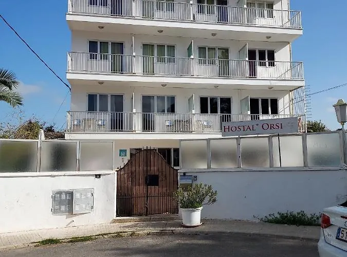 Hostal Residencia Orsi אל ארנל