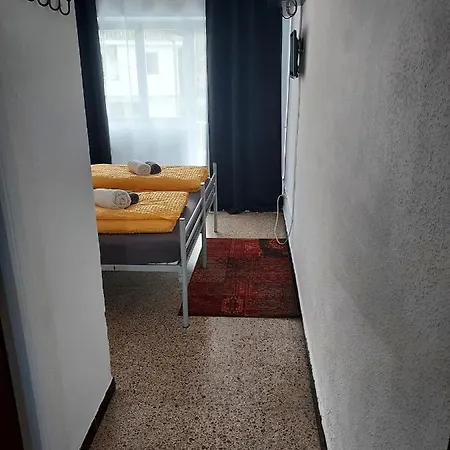 Residencia Orsi ホステル エル・アレナル