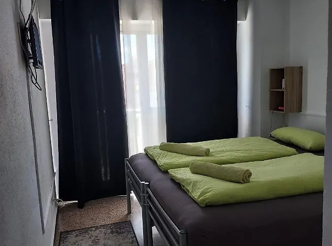 Hostel Hostal Residencia Orsi *