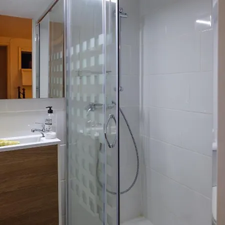 Hostal Residencia Orsi אכסניה *