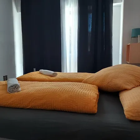 Хостел Hostal Residencia Orsi Эл Аренал